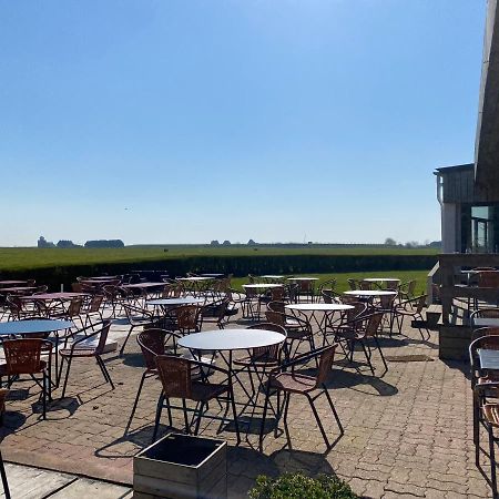 Logis Hotel & Restaurant De L'Aerodrome De La Baie De Somme Buigny-Saint-Maclou ภายนอก รูปภาพ