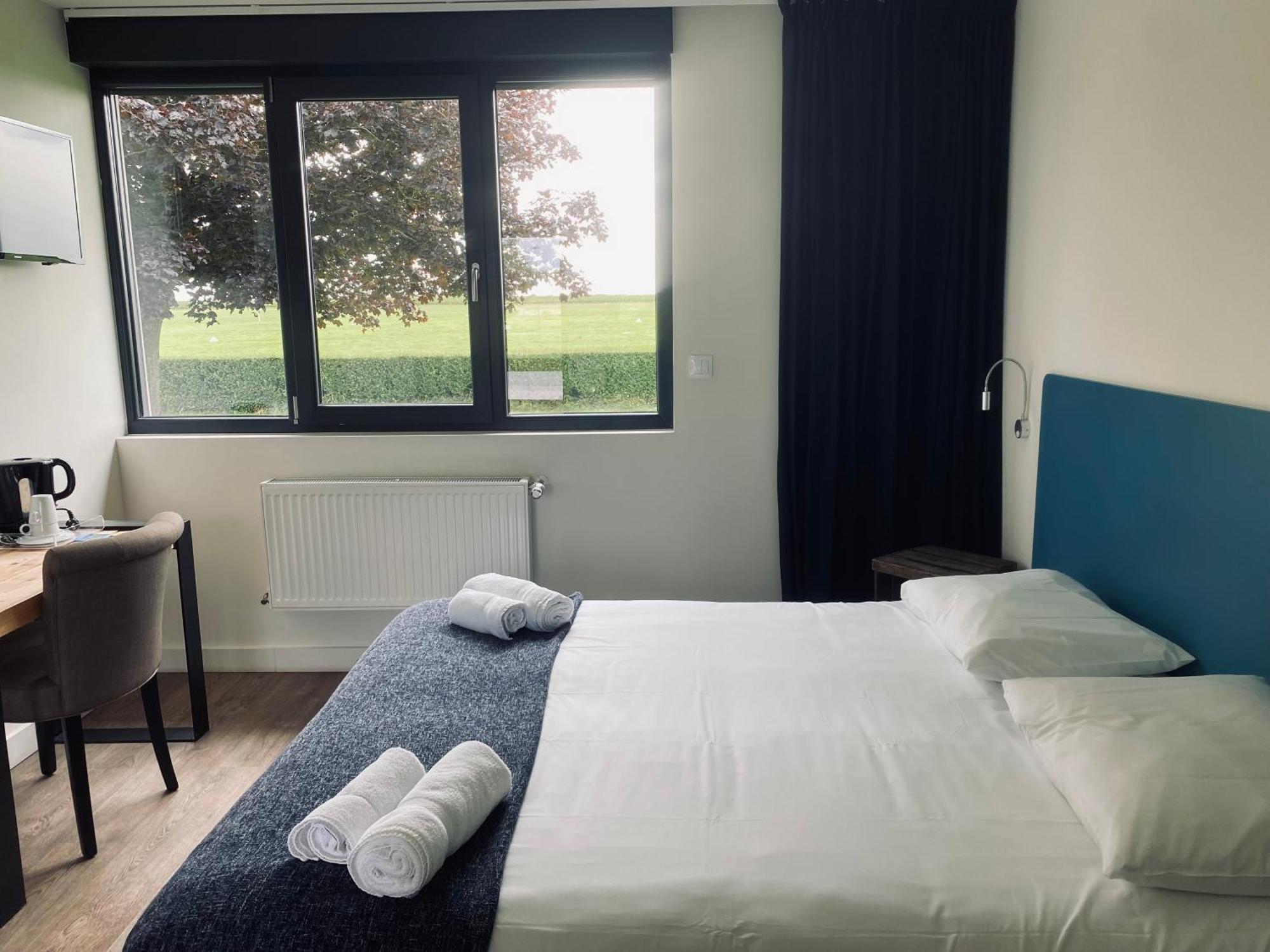 Logis Hotel & Restaurant De L'Aerodrome De La Baie De Somme Buigny-Saint-Maclou ภายนอก รูปภาพ