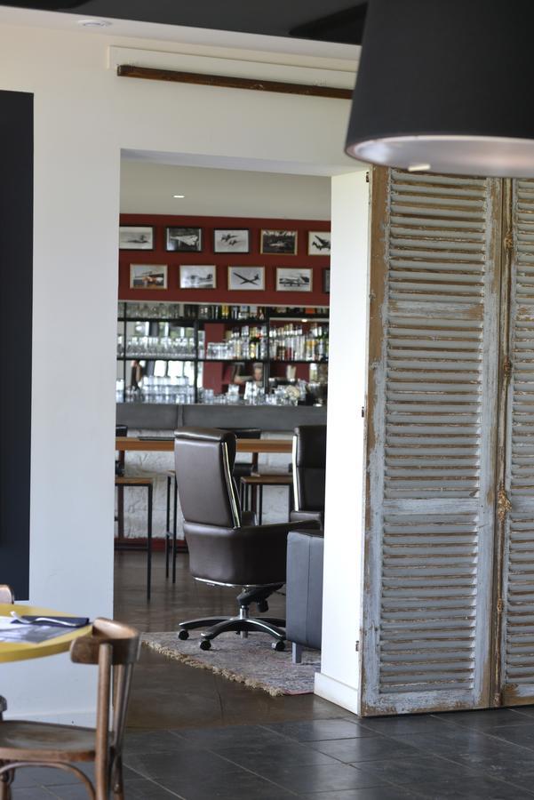 Logis Hotel & Restaurant De L'Aerodrome De La Baie De Somme Buigny-Saint-Maclou ภายนอก รูปภาพ